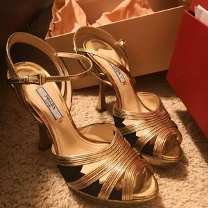 Sold.like new Prada gold sandal heel for party